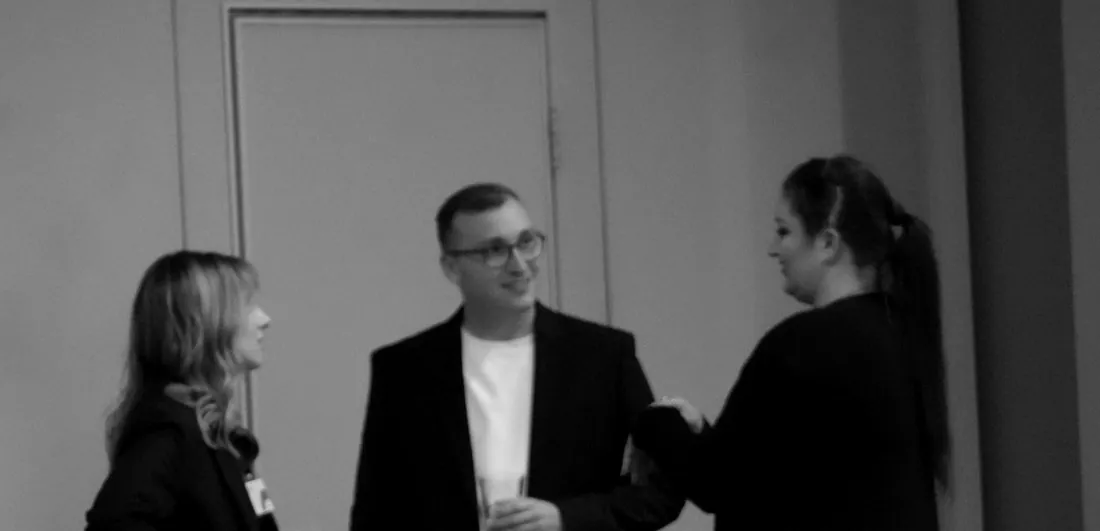Davis Potter in conversation with attendees